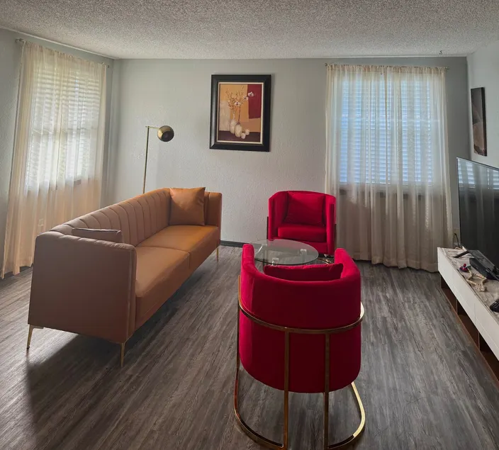 High Speed Internet - Super Clean Place - in OKC - Image 1