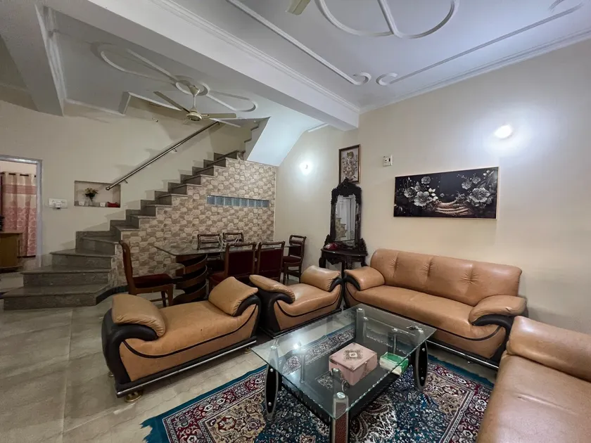 Cheerful 3-Bedroom Bungalow with free parking - Image 1