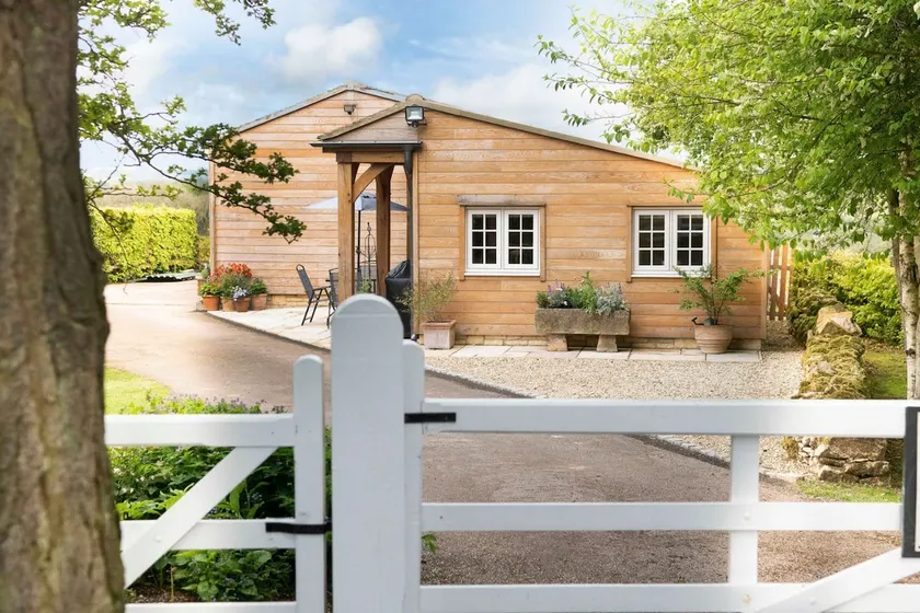 Perfect luxury 2 bedroom holiday home in the Cotswolds - Slade Stables - Image 1