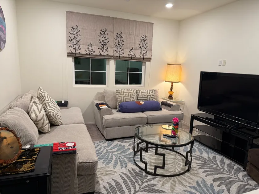 Deluxe Business Family Suite (Not for party) - Image 1