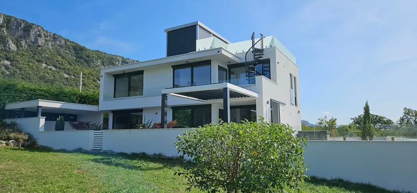 Villa Hillside - Image 1