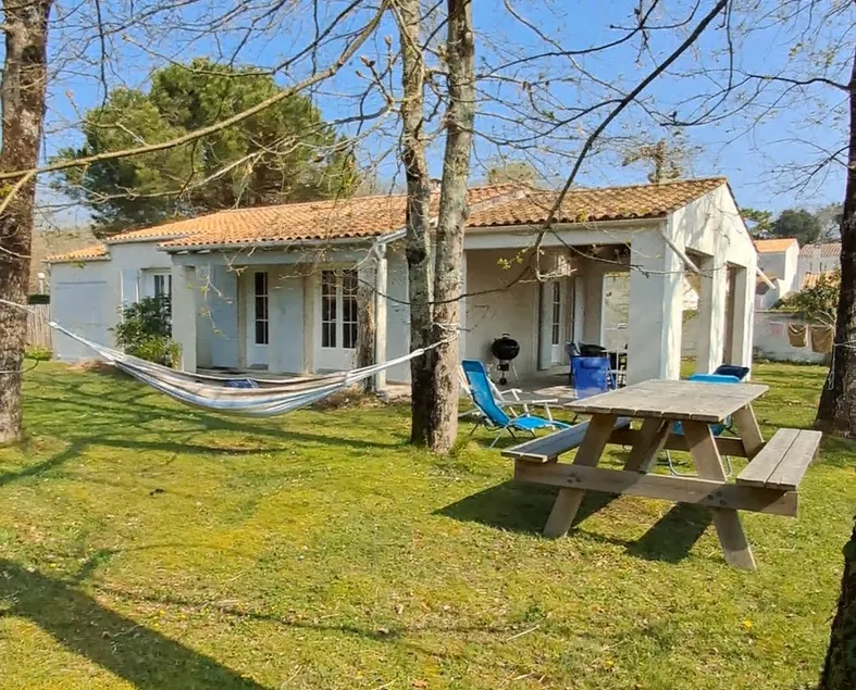 House 8 min walk to the beach. Shaded enclosed garden - Image 1