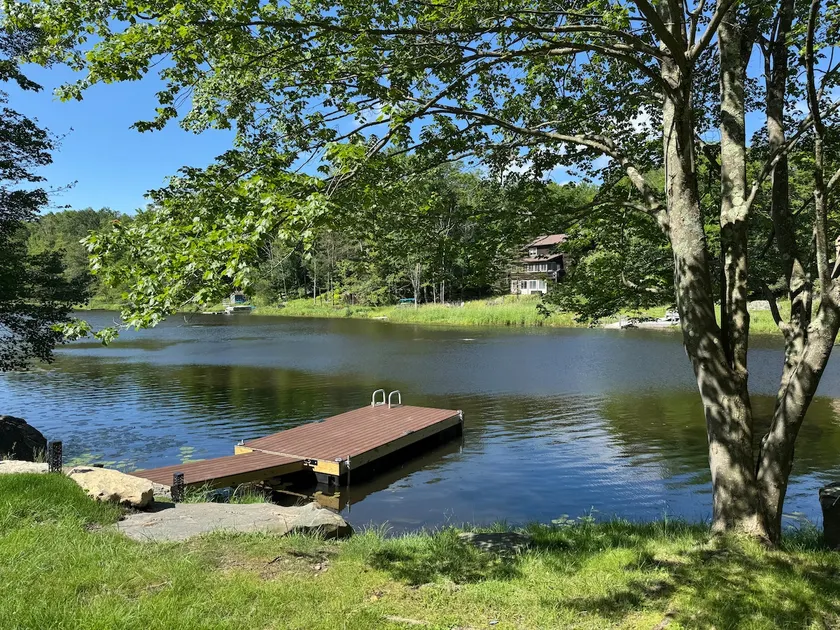 The Badger Den Lake House: Dock, Kayaks, Firepit - Image 1