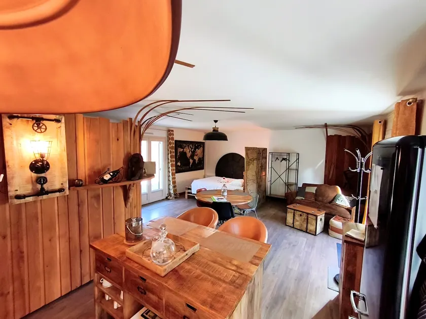 The Secret Travel Lodge - Image 1