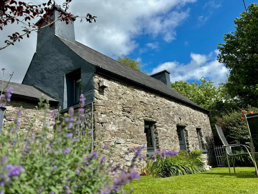 Restored stone cottage near Kenmare - Image 1
