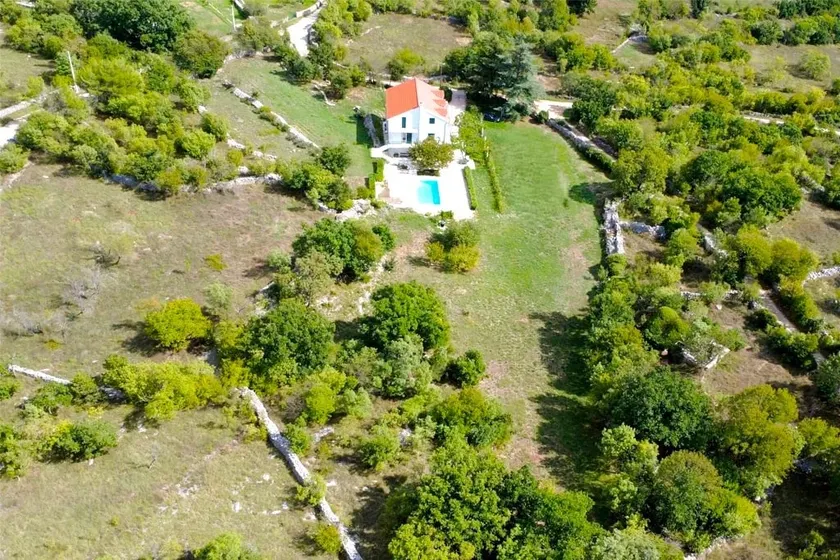 Villa Bacio with heated pool, starlink internet - Image 1