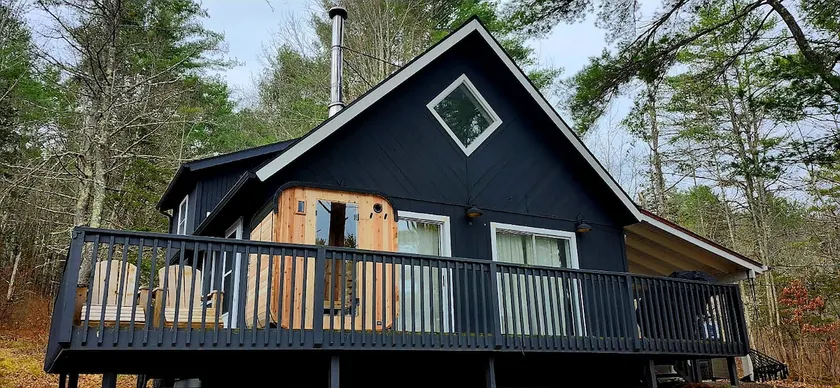 Modern Chalet w/Cedar SAUNA, HOT TUB & Outdoor TV! - Image 1