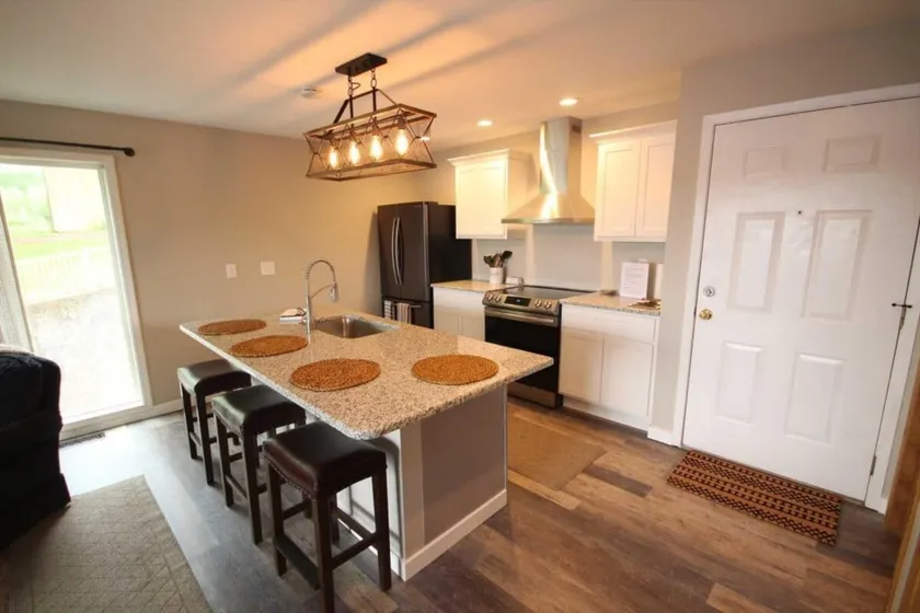 Hawks Nest Condo 623-Lake View-King Bed - Image 1