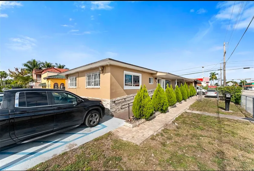 located in the Little Havana. - Image 1