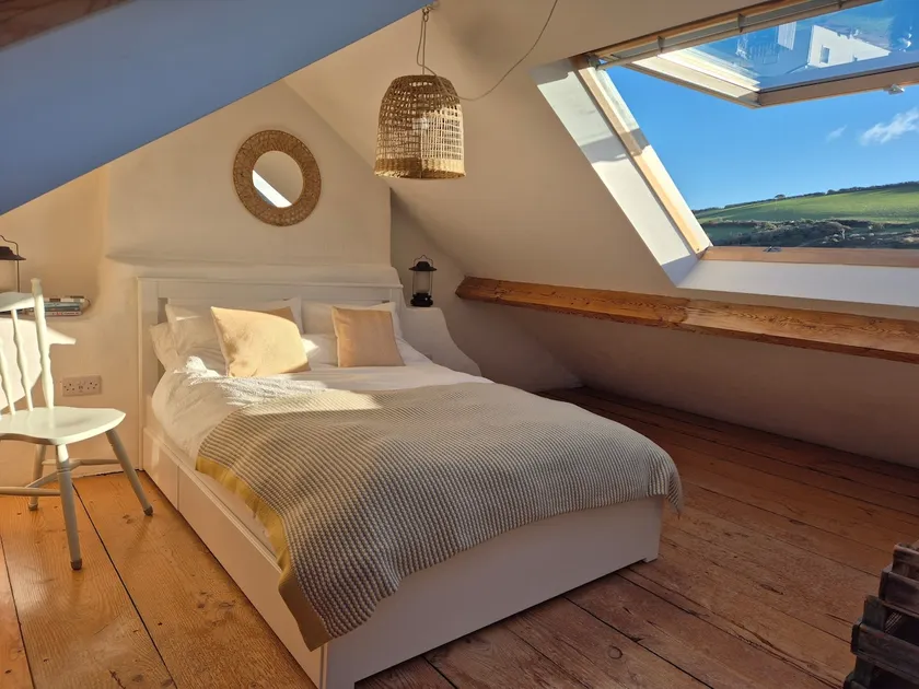 Burgh Island - SWC path -Beach 1 min-3 bed cottage - Image 1