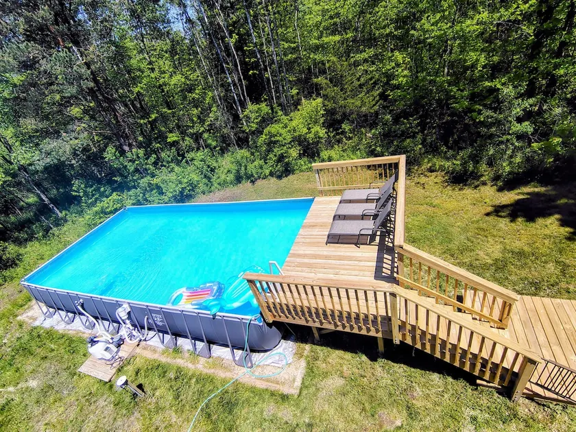 Secluded in the woods. No neighbors in sight. - Image 1