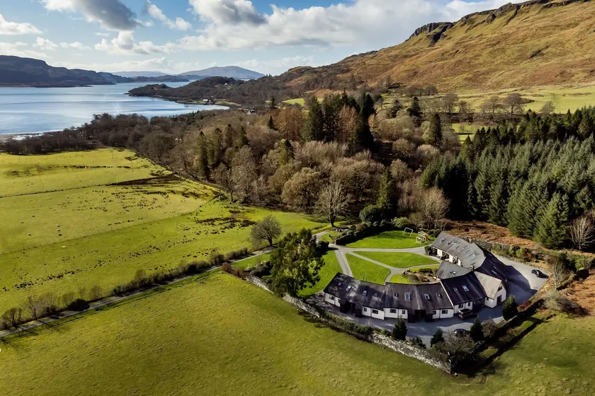 Lochside Cottage + Pool, Spa & Restaurant - Image 1