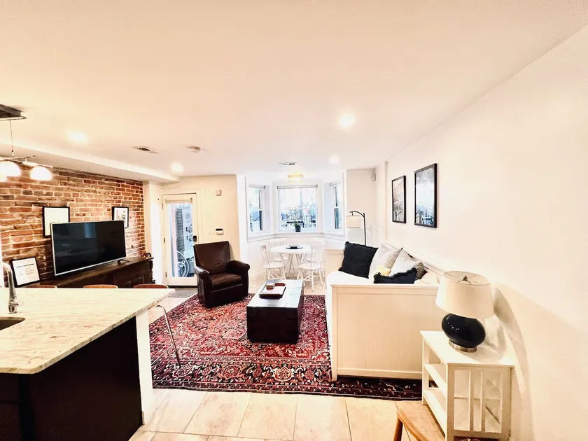 Charming 1 BR Apt in Vibrant Dupont Circle - Image 1