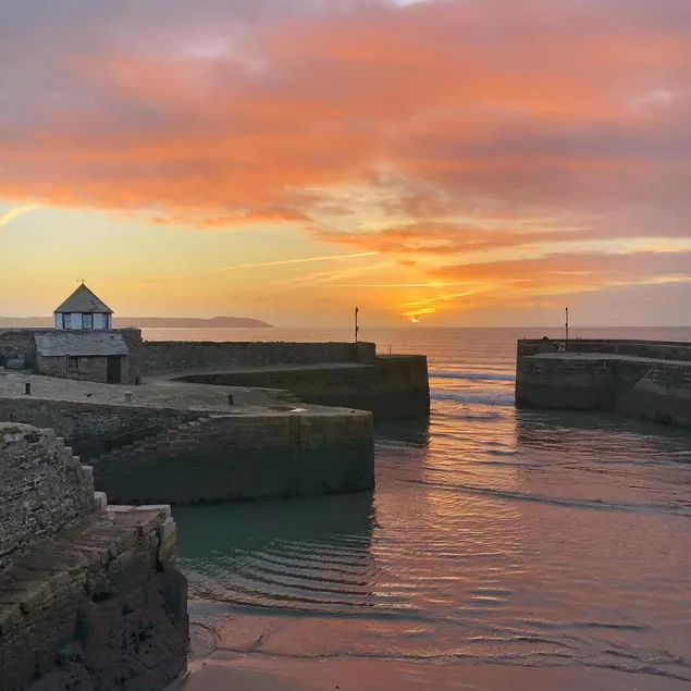 Cosy coastal home in historic port of Charlestown - Image 1