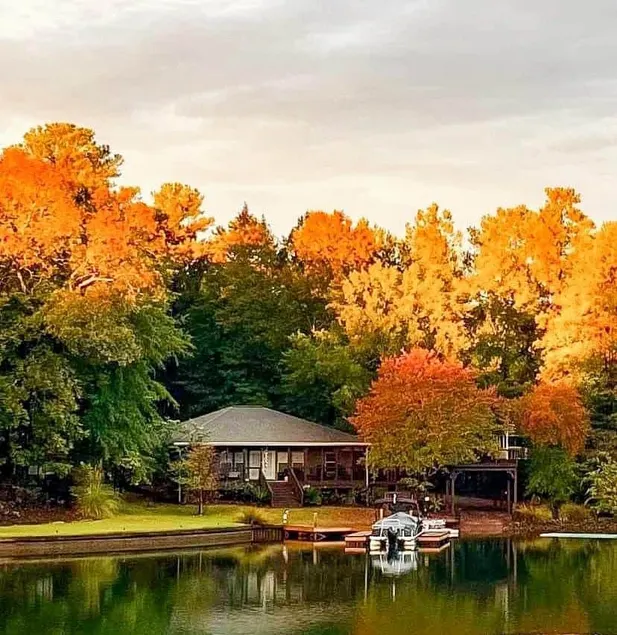 Lake Martin! Swim area,Ramp,Dock,Hot Tub,Fire Pit - Image 1