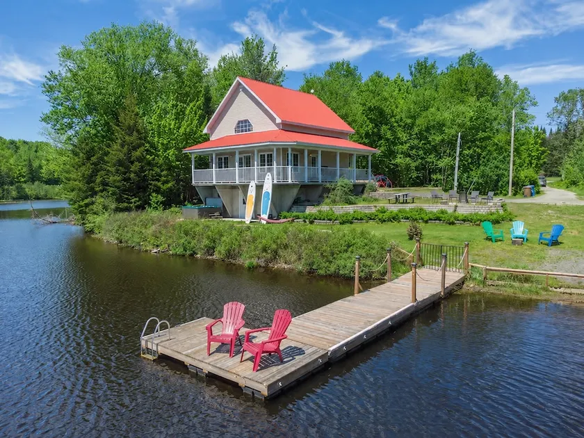 Hot Tub by the Lake | Nature Escape | 1 Dog OK - Image 1