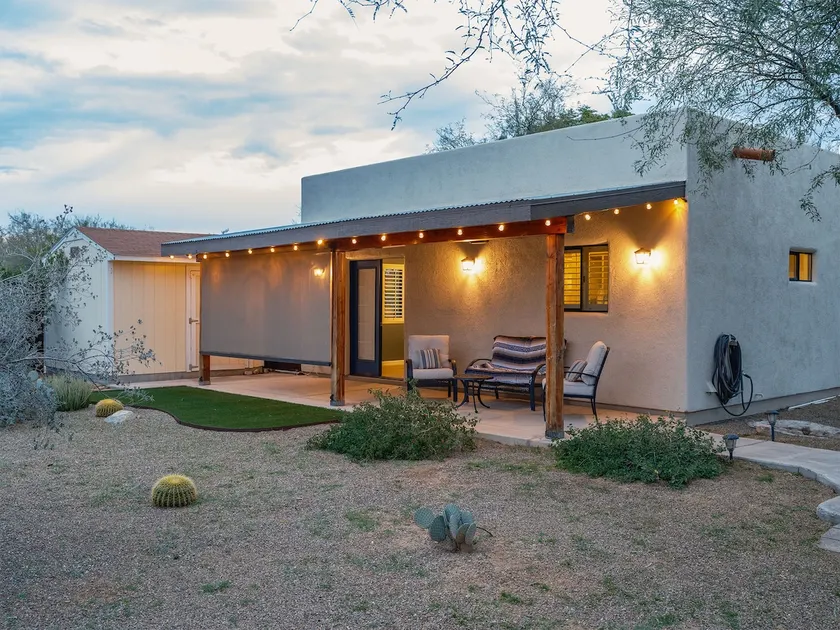 Beautiful stand alone guest house to self - Image 1