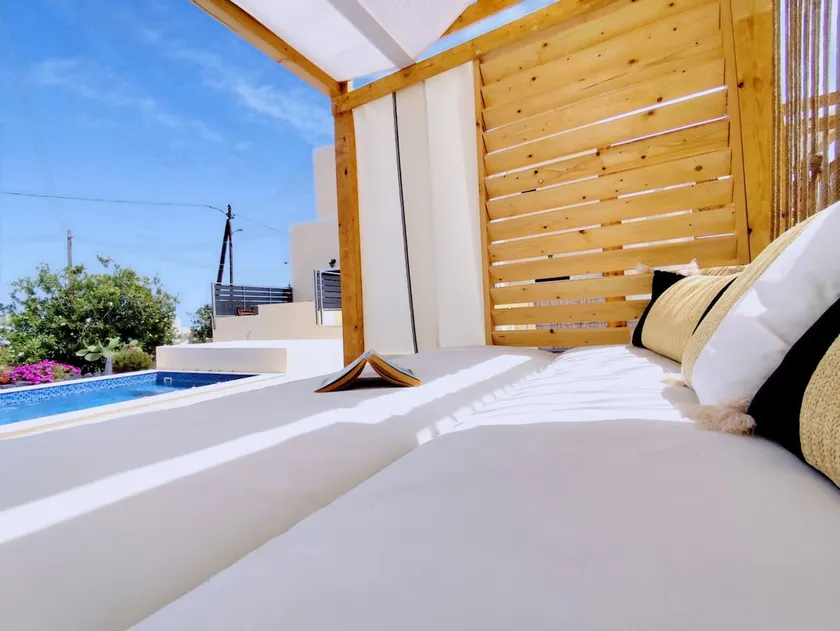 Deluxe aprt with outdoor hydromassage not heated! - Image 1