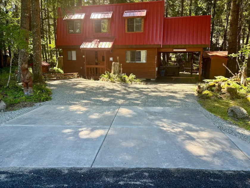 Aldo's Place, near Crystal Mountain - Image 1