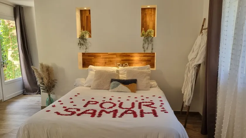 Luxury cocooning suite Private Spa 20 min Paris - Image 1