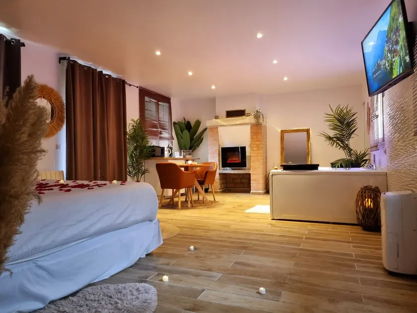 Luxury cocooning suite Private Spa 20 min Paris - Image 1