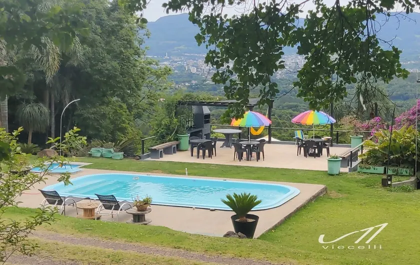 Landgut Space | House at the foot of the mountain - Image 1