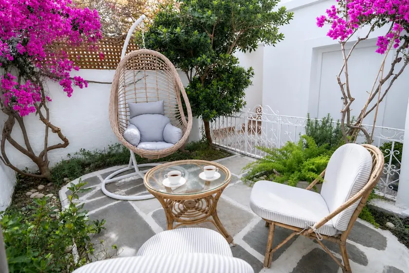 Elegant Suite w/ Terrace & Garden - Image 1
