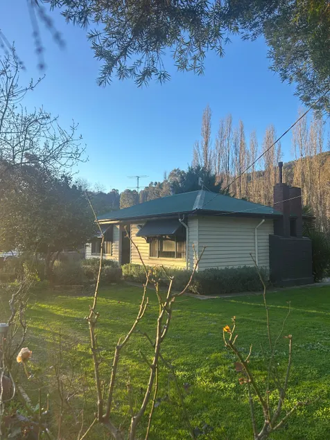 Alpine River Cottage - Image 1