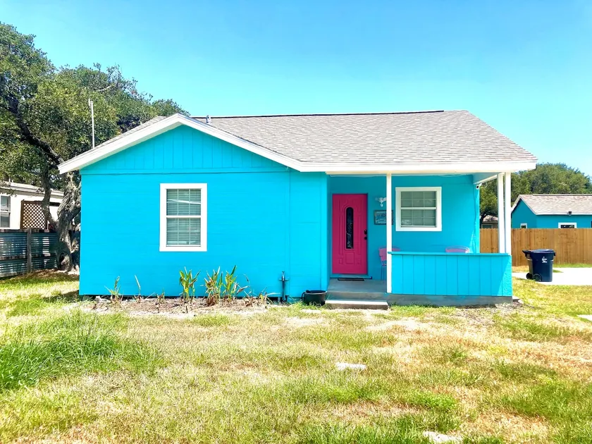 Aqua Bungalow - One mile away from Cove Harbor - Image 1