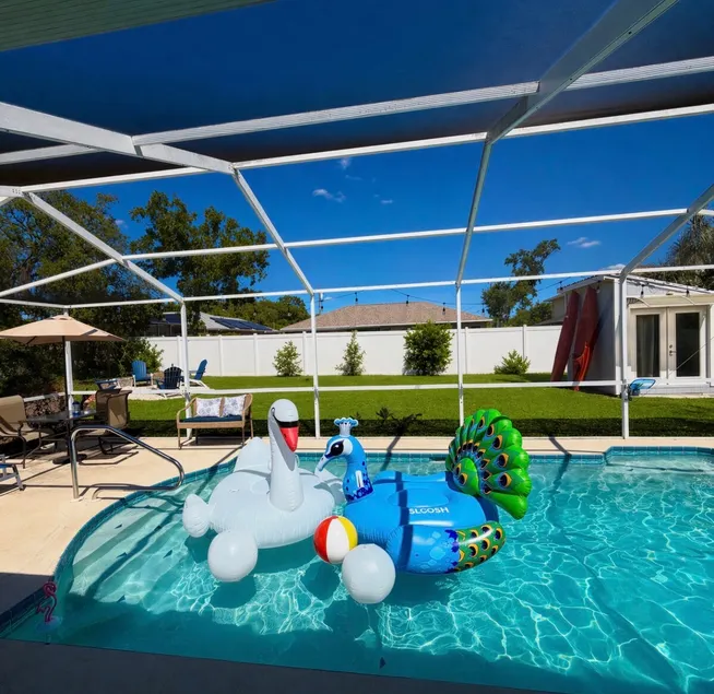 Stunning \"Nature Coast\"FL Salt-water Pool getaway - Image 1