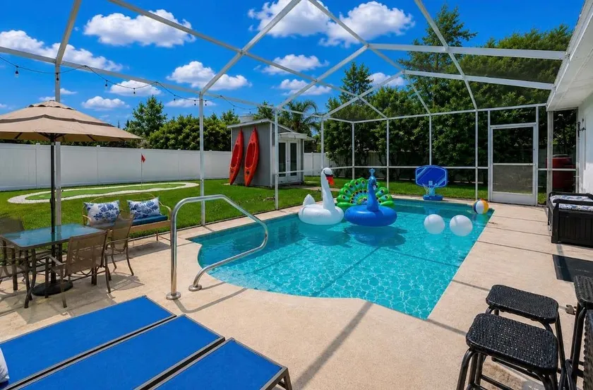 Stunning Nature Coast Heated Salt Pool getaway - Image 1