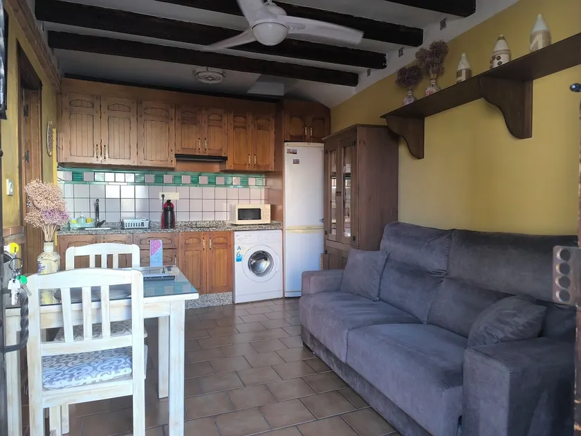 Paco Albaicin's Little House (air conditioning) - Image 1