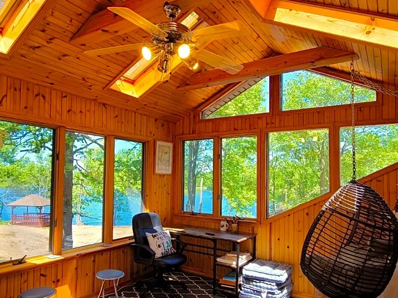 Lake Front Rustic Cabin, Boats, Hot Tub, Game Room - Image 1