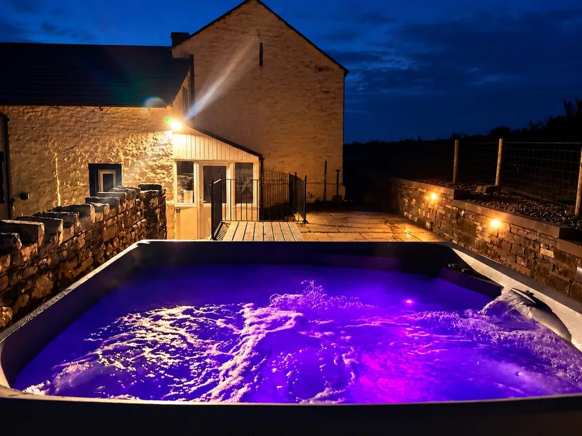 Rattlebeck Farm Cottage and Hot Tub PET FRIENDLY - Image 1