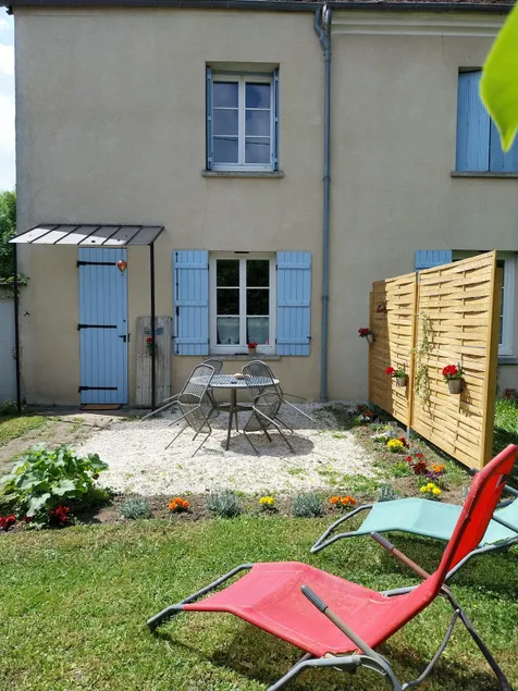 Independent apartment integrated into a Briard house with garden - Image 1