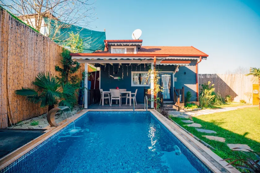 2-Hot Pool and Detached Tiny Bungalow - Image 1