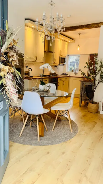 The Tenth House, Grade II Listed Georgian Town House, Wirksworth, Derbyshire, Peak District Cottage, Sleeps 4 - Image 1
