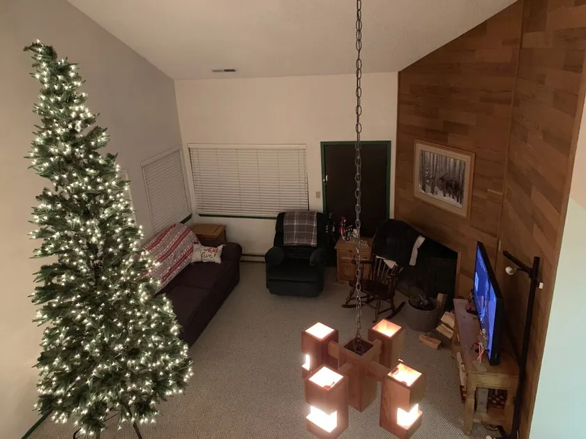 Hyggelig to stories ski ind og ud condo. Let gåafstand til parken og Bristlecone dammen. Nyd t - Image 1