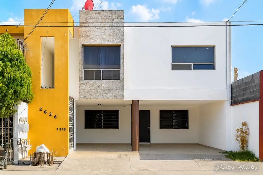 Spacious and Central House for Groups in Mty - Image 1