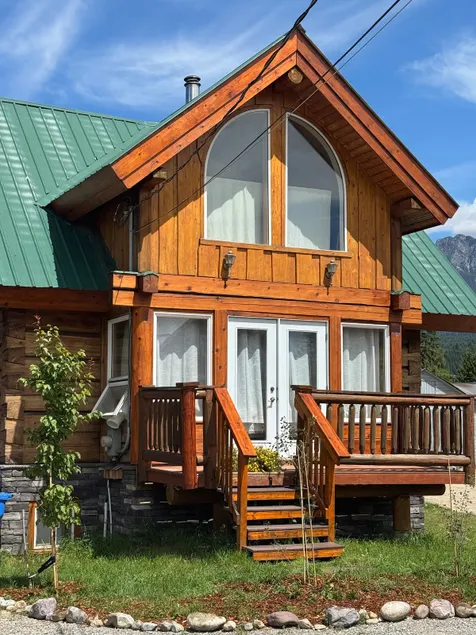 Cozy Log Cabin With Fireplace Downtown Golden - Image 1
