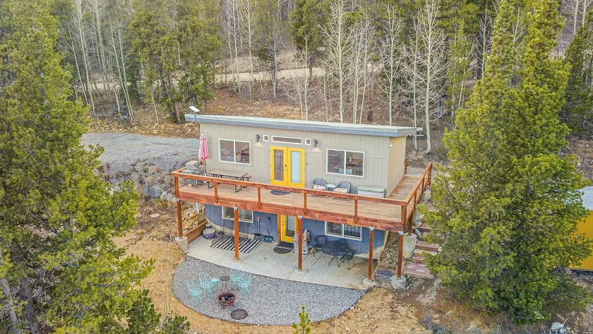 Magic Getaway, Chic Cabin with Mt. & Valley Views - Image 1