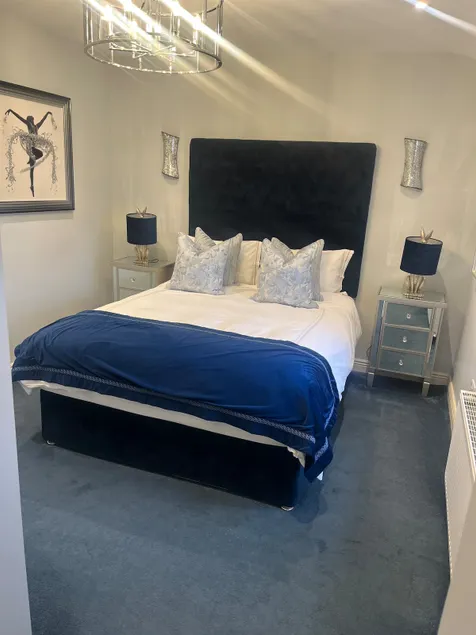 Queens Brook Apartment - Image 1