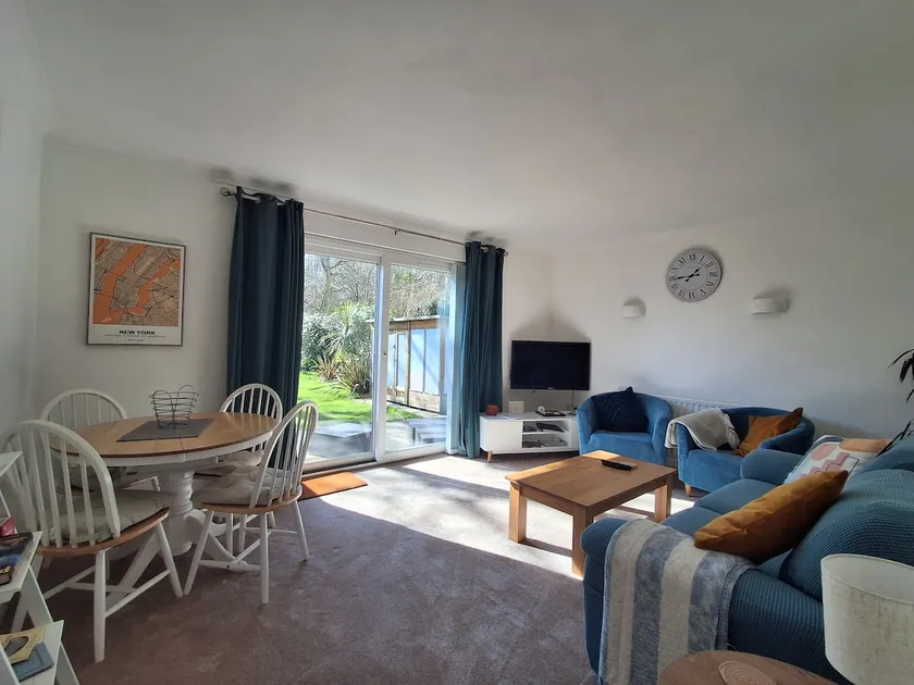 Two bedroom self-catering apartment in Arundel - Image 1