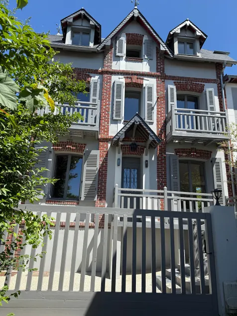 House 300 m from the beach, Benerville, 10 people. - Image 1