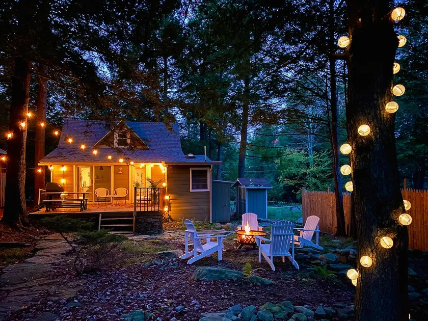Canoe—Lake Access—Fireplace+Pit—BBQ—Fall Foliage - Image 1