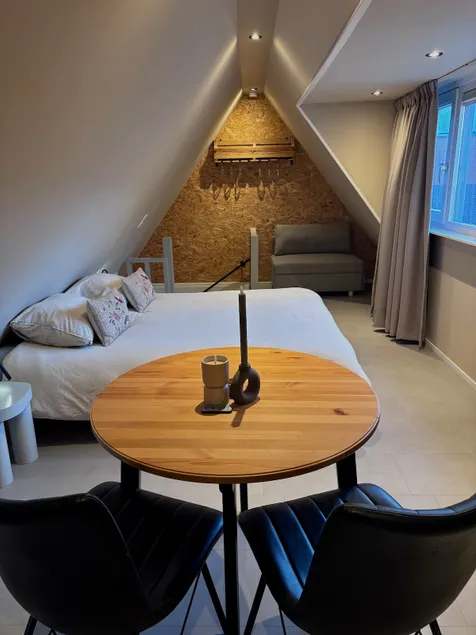 2nd floor guesthouse at Heiloo Station - Image 1