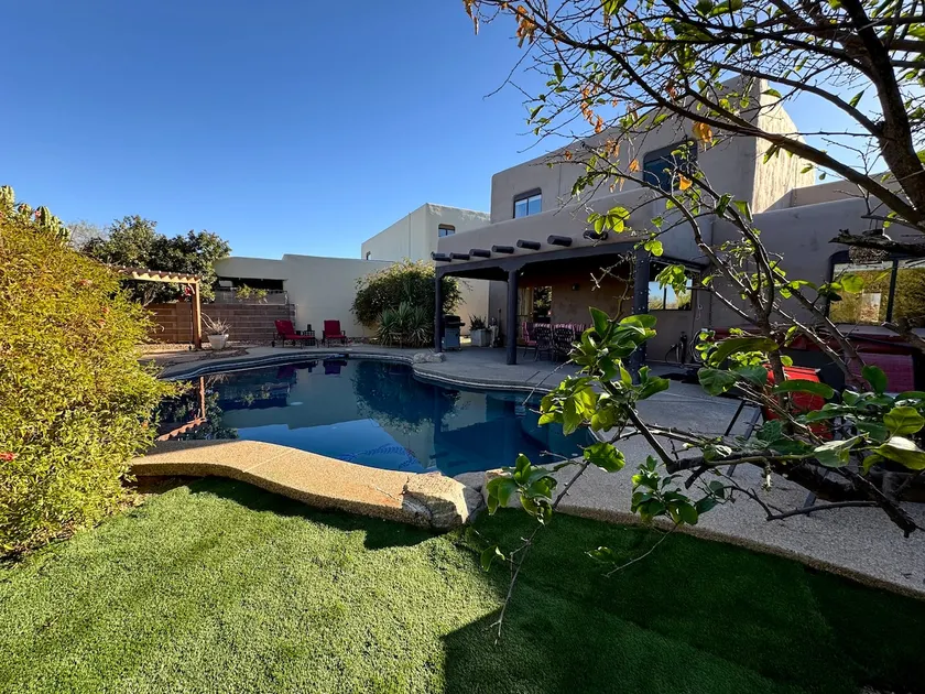 Hidden gem in the desert, private pool and hot tub - Image 1