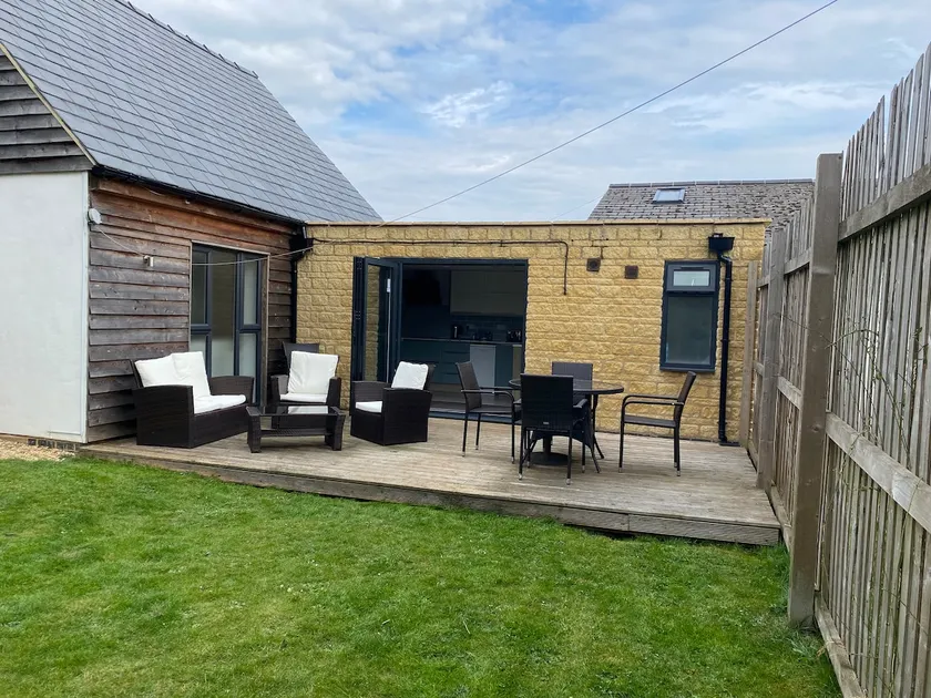 Rural haven: Private & Spacious Cotswold Annex. - Image 1