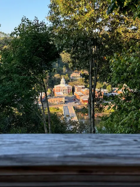 Exquisite Views|Wonderfully Private|Marshall Gem - Image 1