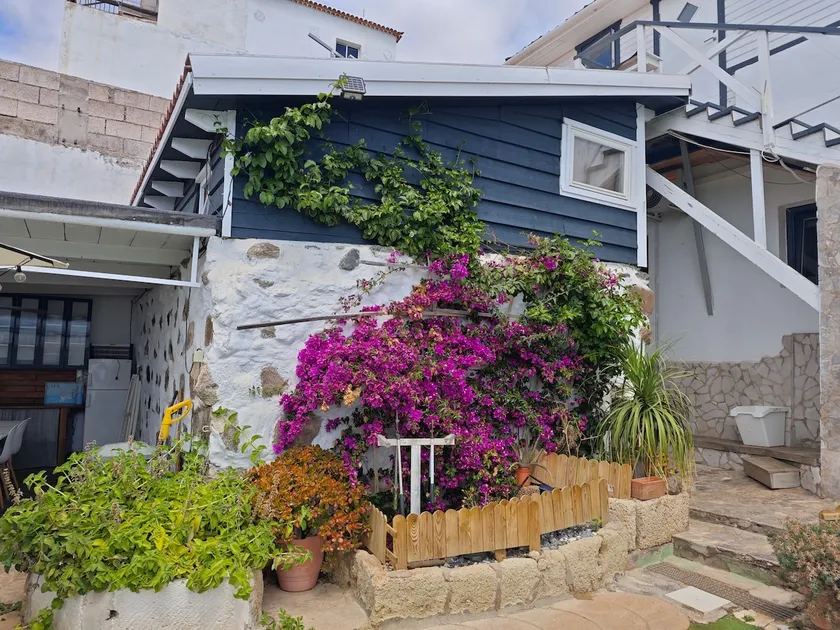 # Small house with idyllic view - Image 1